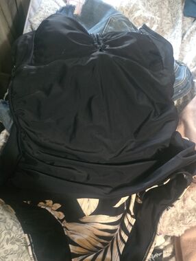 Black CUPSHE , 2 PIECE SWIMSUIT , black Top ,floral Full Cover Bottom